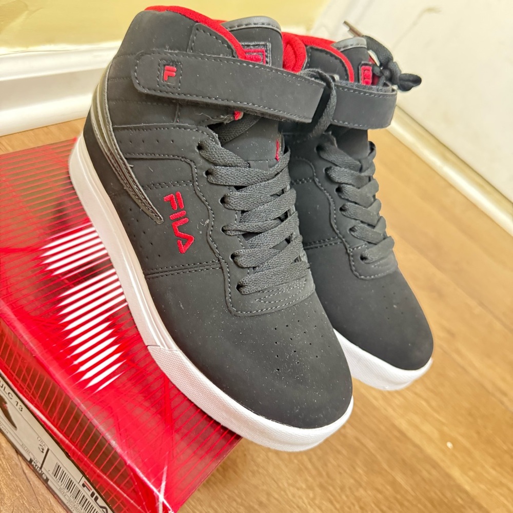 New Fila Sneakers Shoes Kids Size 3